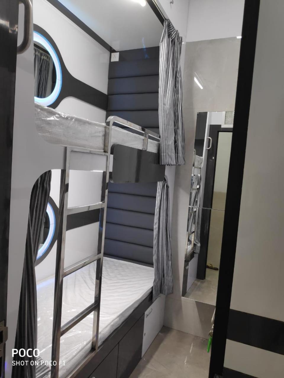 Ocean Dormitory Mumbai Exterior foto