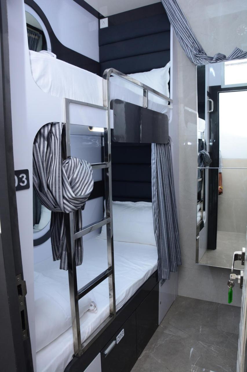 Ocean Dormitory Mumbai Exterior foto