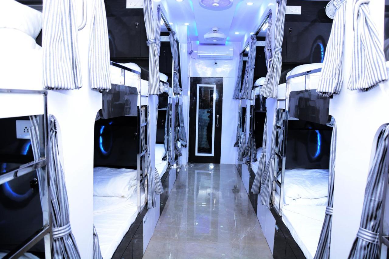 Ocean Dormitory Mumbai Exterior foto